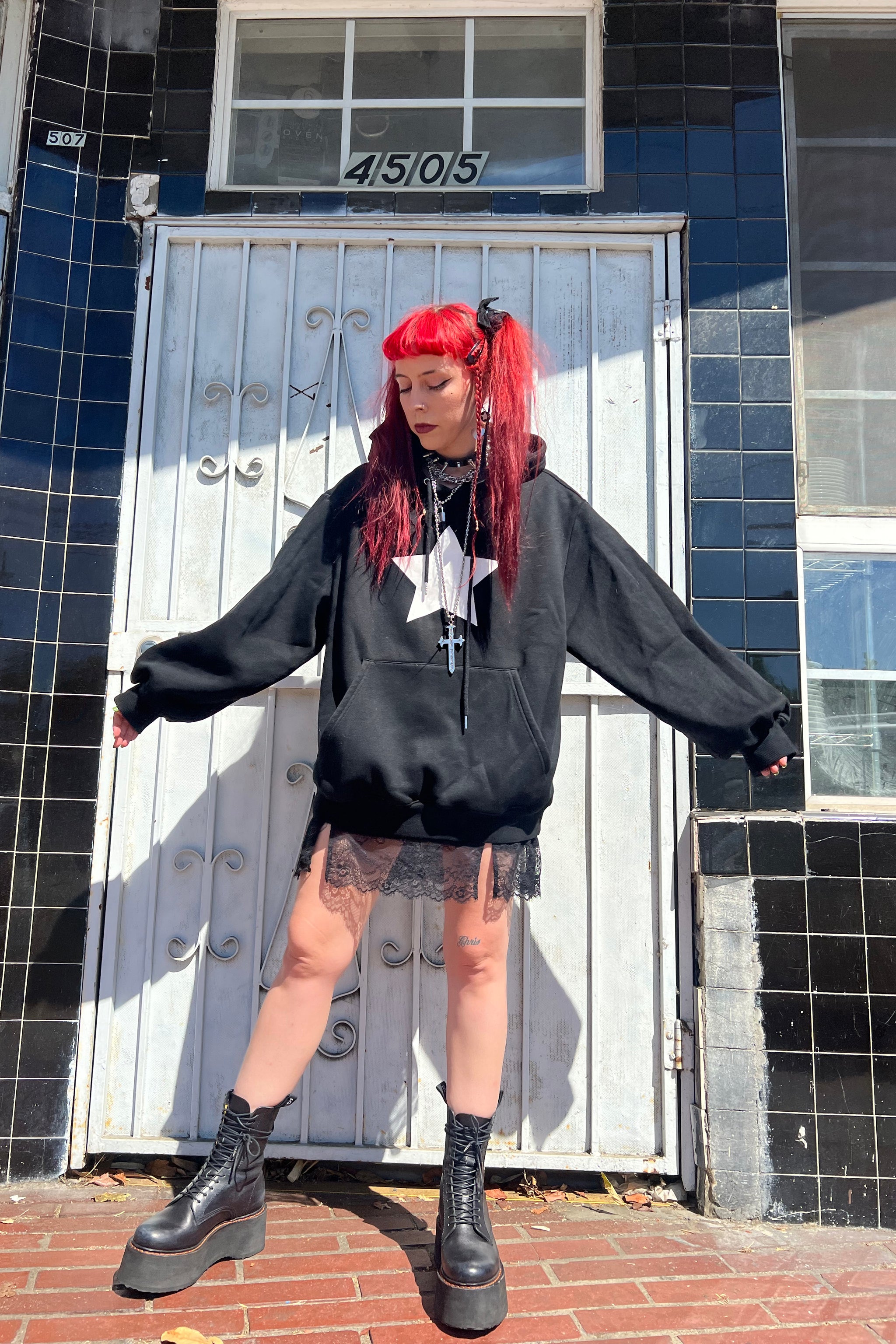 Star Black Oversized Hoodie – Tunnel Vision